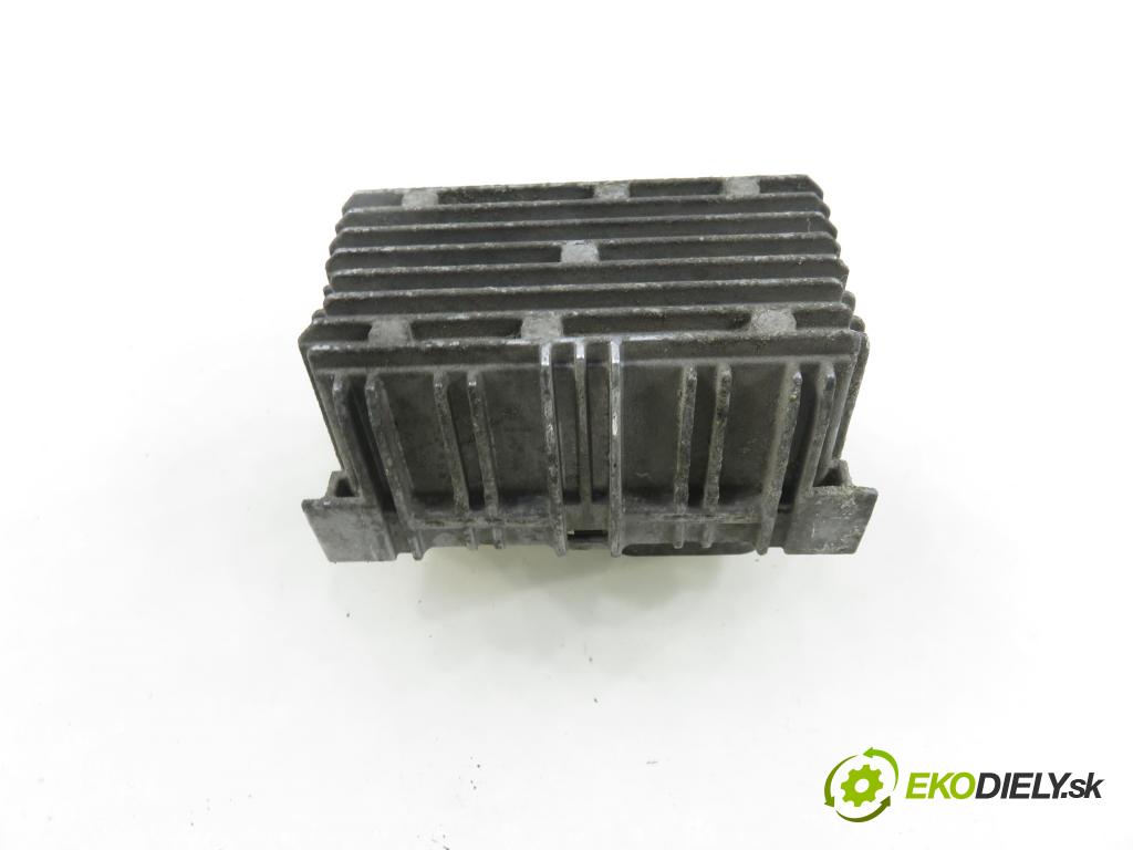 FORD TRANSIT Furgon (FA_ _) FURGON 2011 92,00 2.2 TDCi - CYFB 2198,00 RELÉ: 0522121101