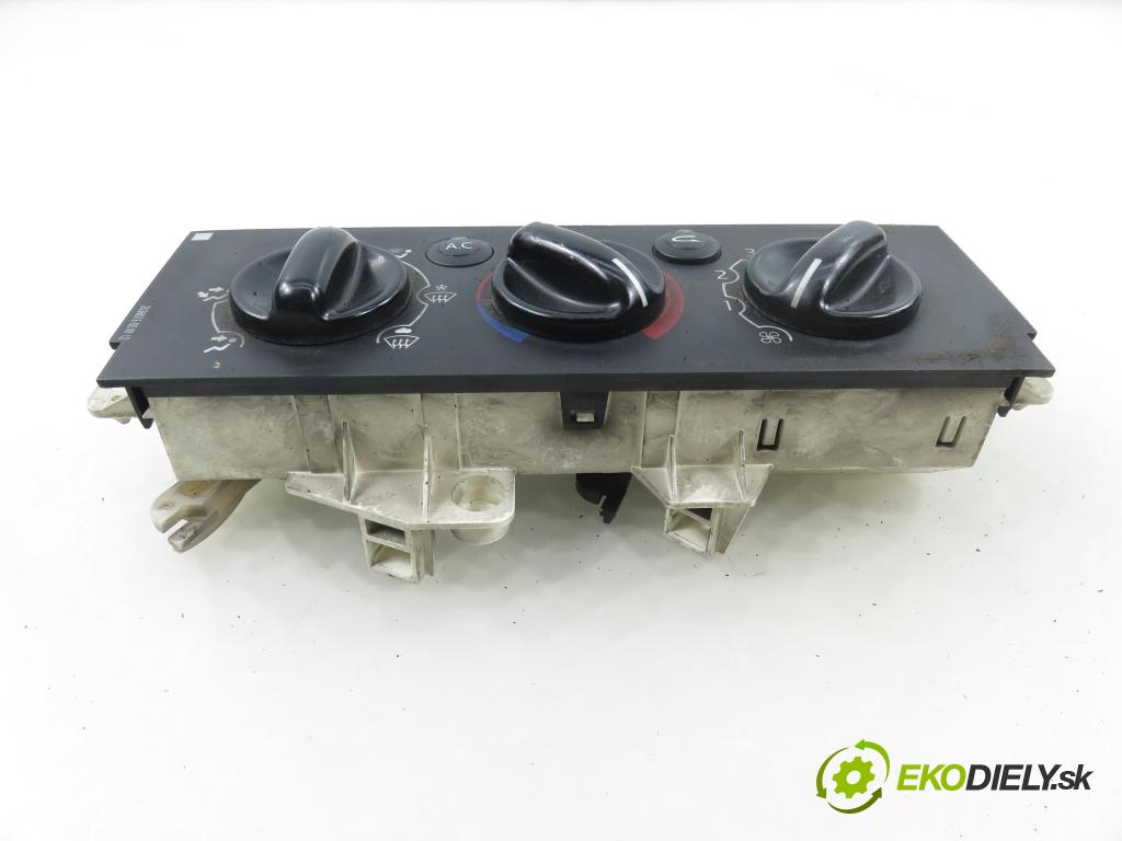 RENAULT MASTER II Skrzynia (FD) FURGON 2004 84,00 2.5 dCi 120 - G9U 724 2464,00 Panel kúrenia KLIMATIZACE: F4230