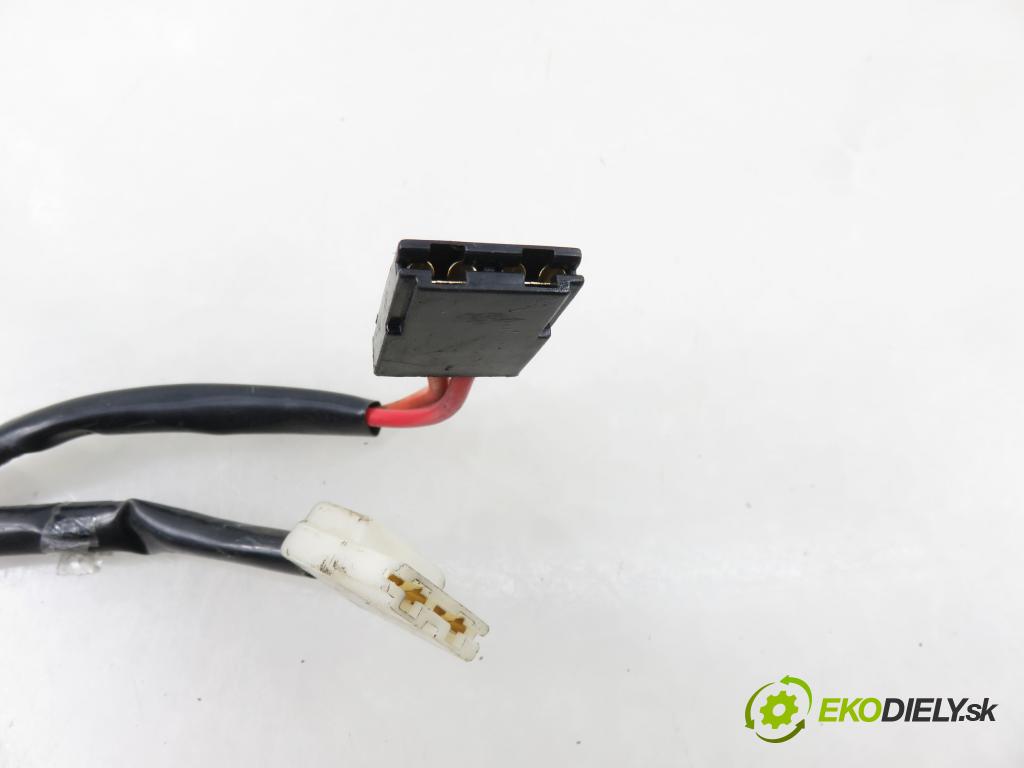 RENAULT MASTER II Skrzynia (FD) FURGON 2004 84,00 2.5 dCi 120 - G9U 724 2464,00 spinačka  (Spínacia skrinka)