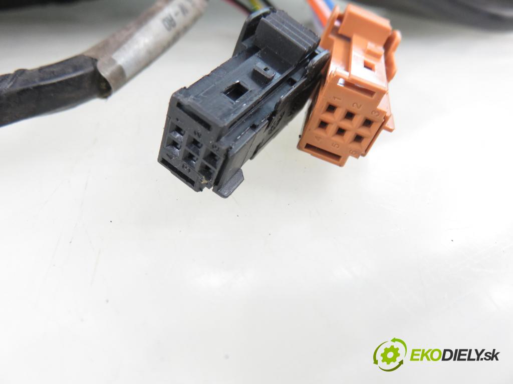 CITROEN C4 Picasso I (UD_) MINIVAN 2007 92,00 1.8 i 16V - 6FY (EW7A) 1749,00 Spätné zrkadlo