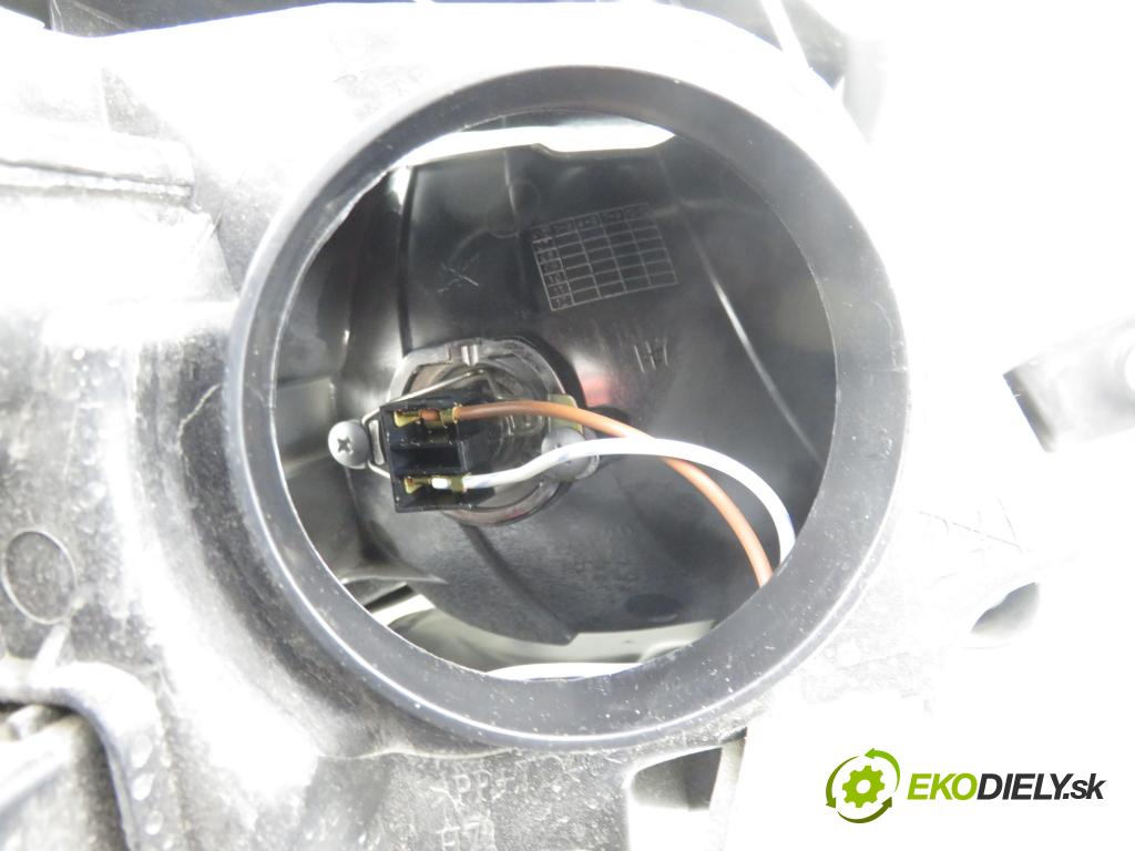 VW PASSAT B6 Variant (3C5) KOMBI 2006 77,00 1.9 TDI - BXE 1896,00 Svetlo LP