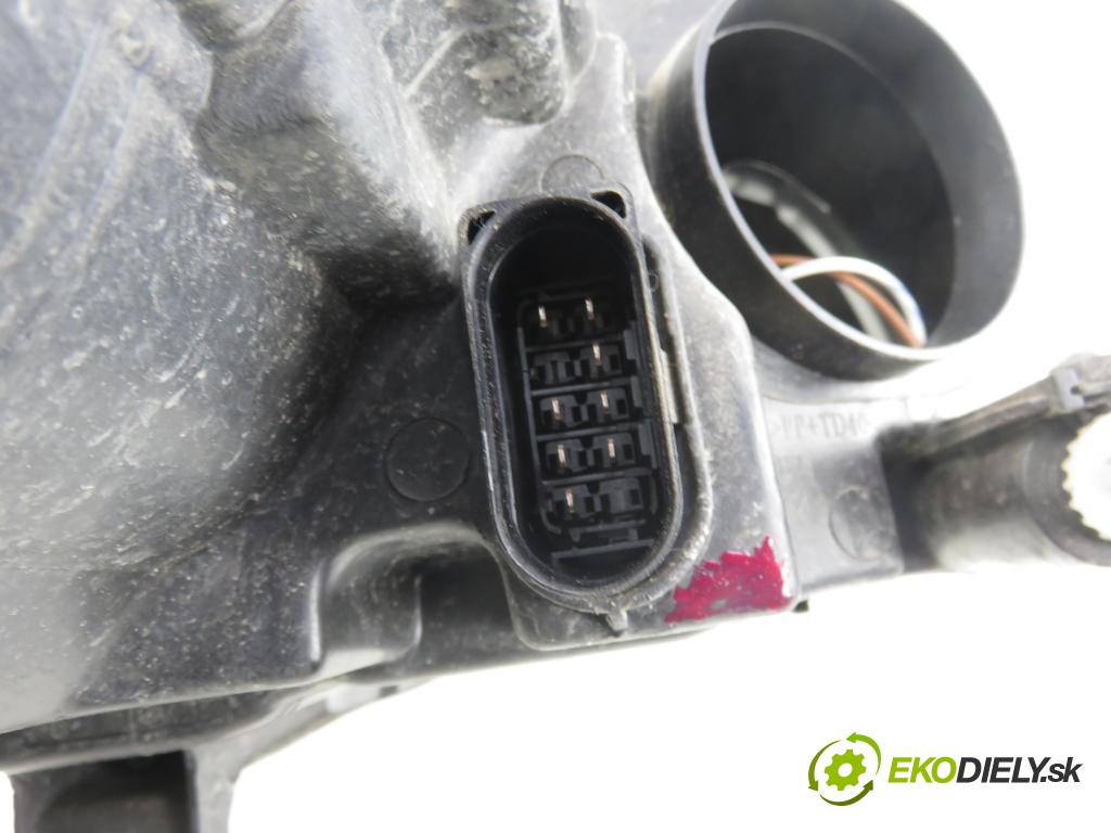 VW PASSAT B6 Variant (3C5) KOMBI 2006 77,00 1.9 TDI - BXE 1896,00 Svetlo LP