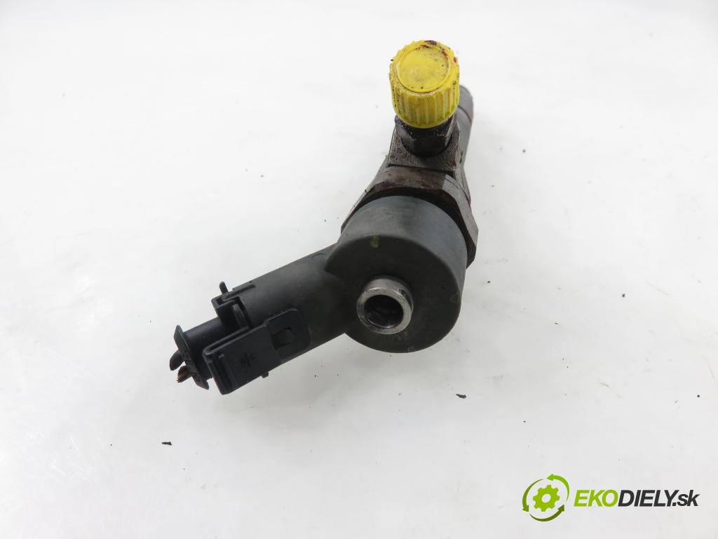 RENAULT ESPACE IV (JK0/1_) MINIVAN 2005 85,00 1.9 dCi 116 - F9Q 820 1870,00 vstrekovač 8200100272 ; 0445110110B (Vstrekovač paliva)