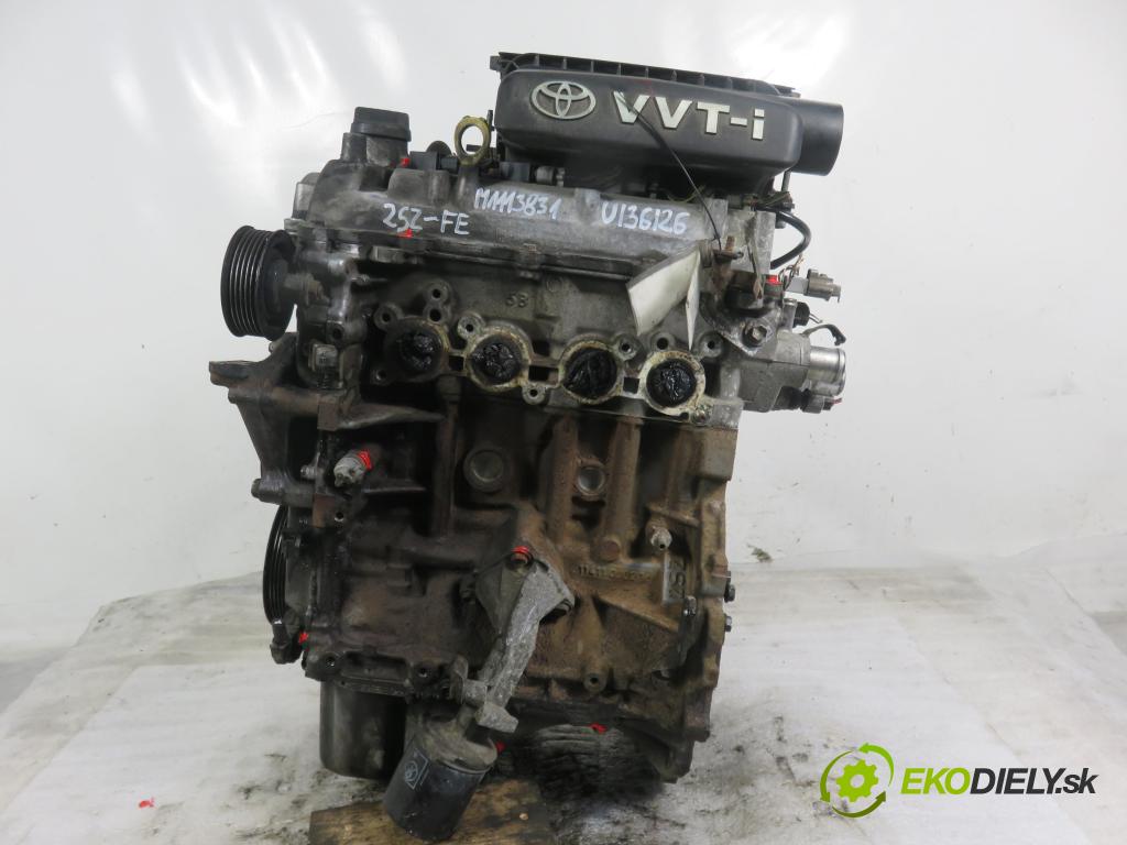 TOYOTA YARIS (_P1_) HB 2004 64,00 1.3 VVTi 87 - 2SZ-FE 1298,00 Motor benz. 2SZFE