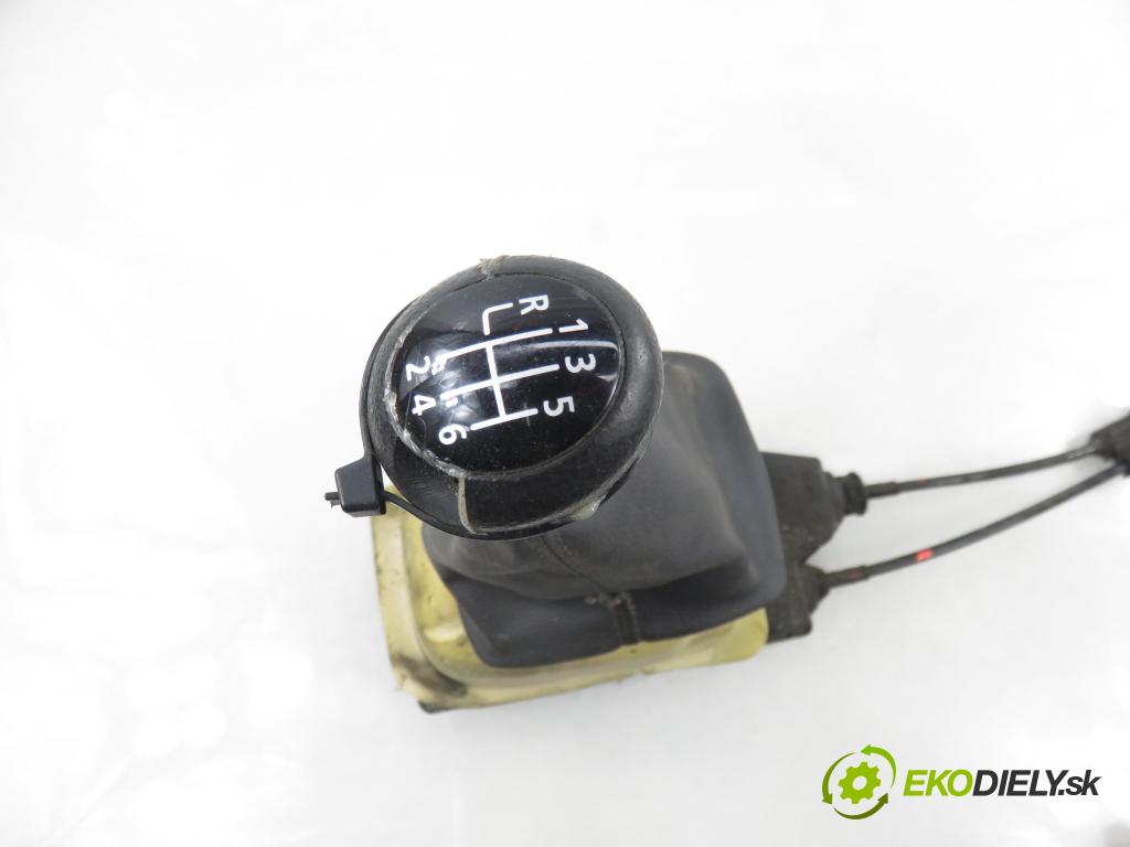 RENAULT ESPACE IV (JK0/1_) MINIVAN 2005 85,00 1.9 dCi 116 - F9Q 820 1870,00 ZVEDÁK: 8200201151