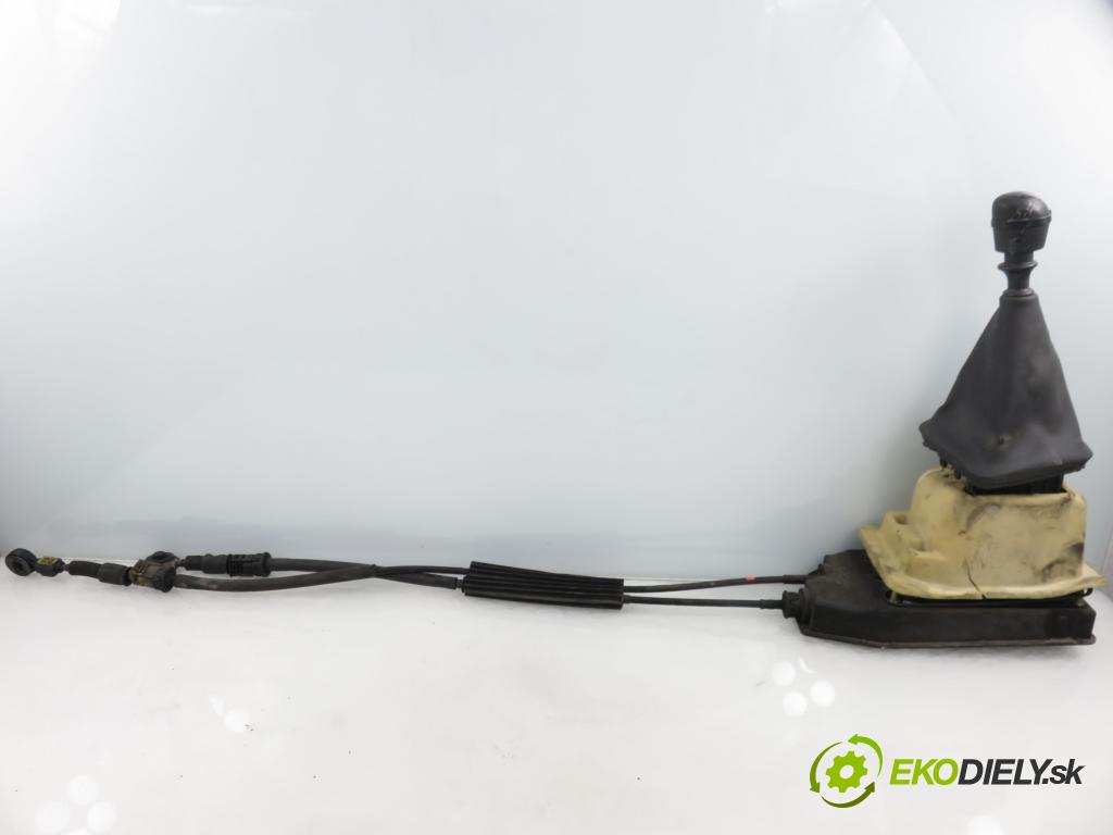 RENAULT ESPACE IV (JK0/1_) MINIVAN 2005 85,00 1.9 dCi 116 - F9Q 820 1870,00 ZVEDÁK: 8200201151