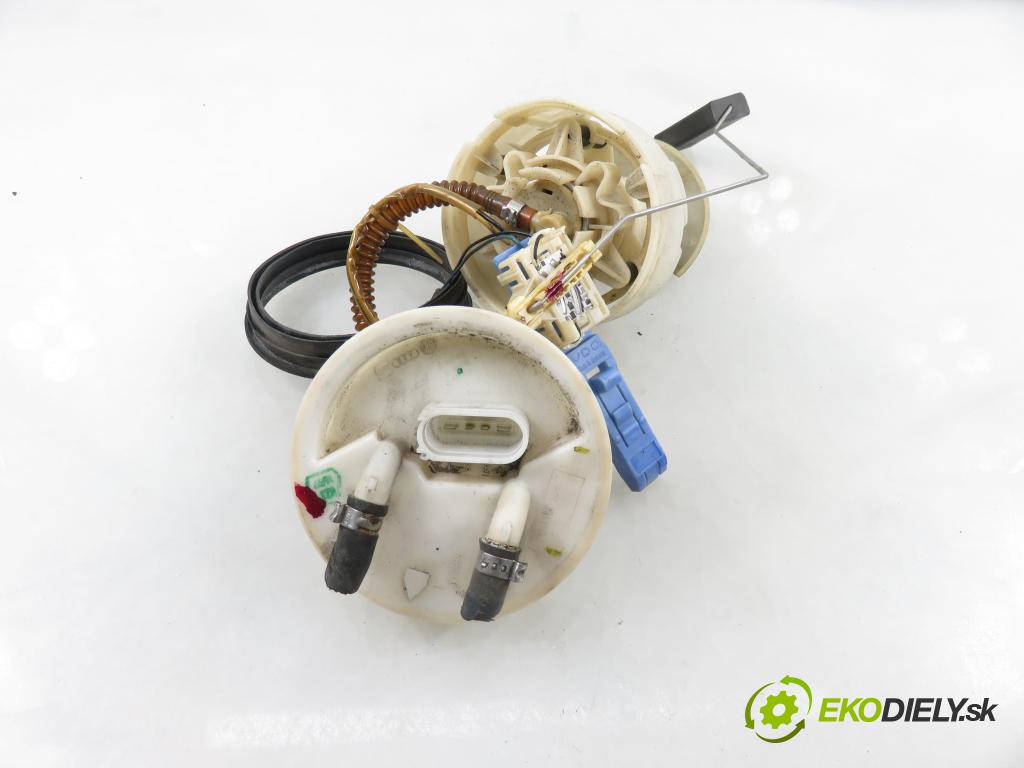 VW PASSAT B5 (3B2) SEDAN 1997 92,00 1.8 20V 125 - ADR 1781,00 Pumpa paliva 8E0906087D