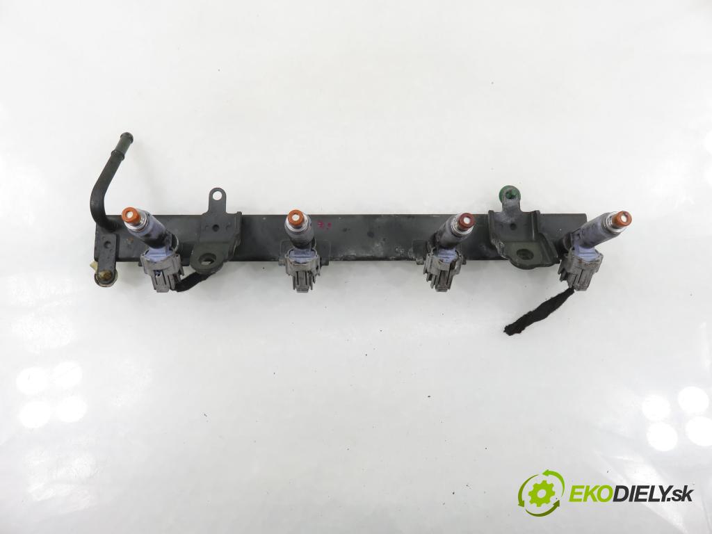 SUZUKI IGNIS (FH) HB 2002 61,00 1.3 4WD 83 (RG413) - M13A 1328,00 Lišta vstrekovacia  (Vstrekovacia lišta)