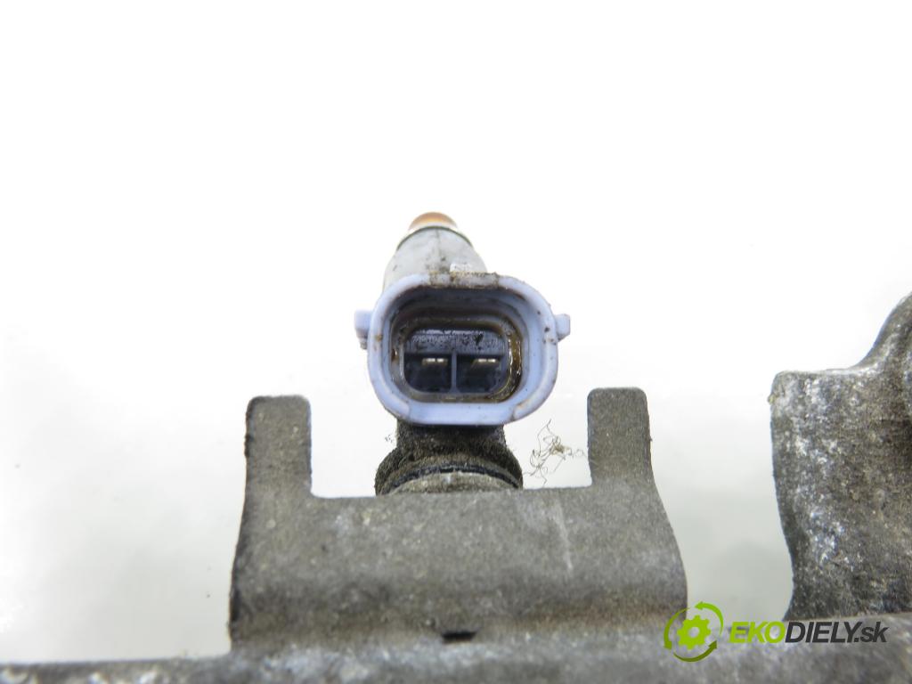 SUZUKI IGNIS (FH) HB 2002 61,00 1.3 4WD 83 (RG413) - M13A 1328,00 Lišta vstrekovacia  (Vstrekovacia lišta)