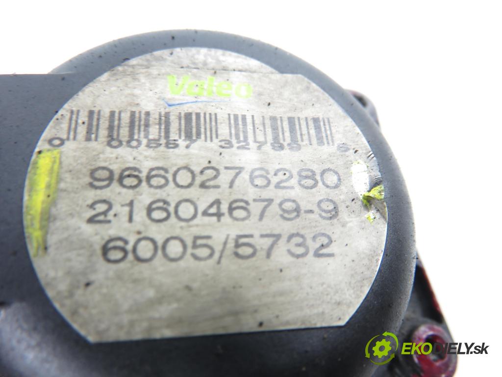 VOLVO V50 (MW) KOMBI 2006 80,00 1.6 D - 109  D 4164 T 1560,00 VENTIL EGR 9660276280 ; 216046799