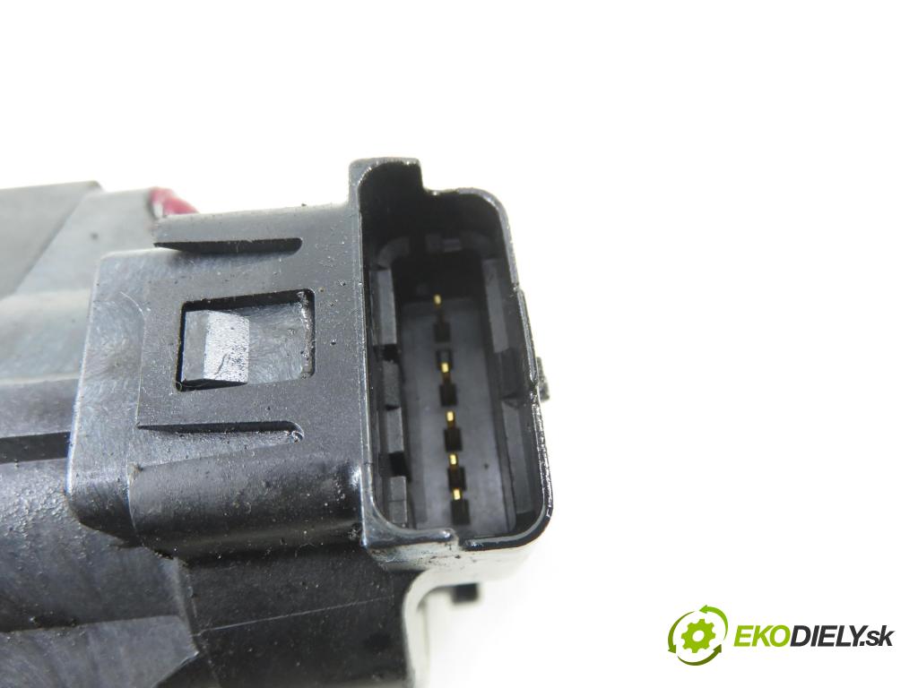 VOLVO V50 (MW) KOMBI 2006 80,00 1.6 D - 109  D 4164 T 1560,00 Škrtiaca klapka 9655971880 (Škrtiaca klapka)