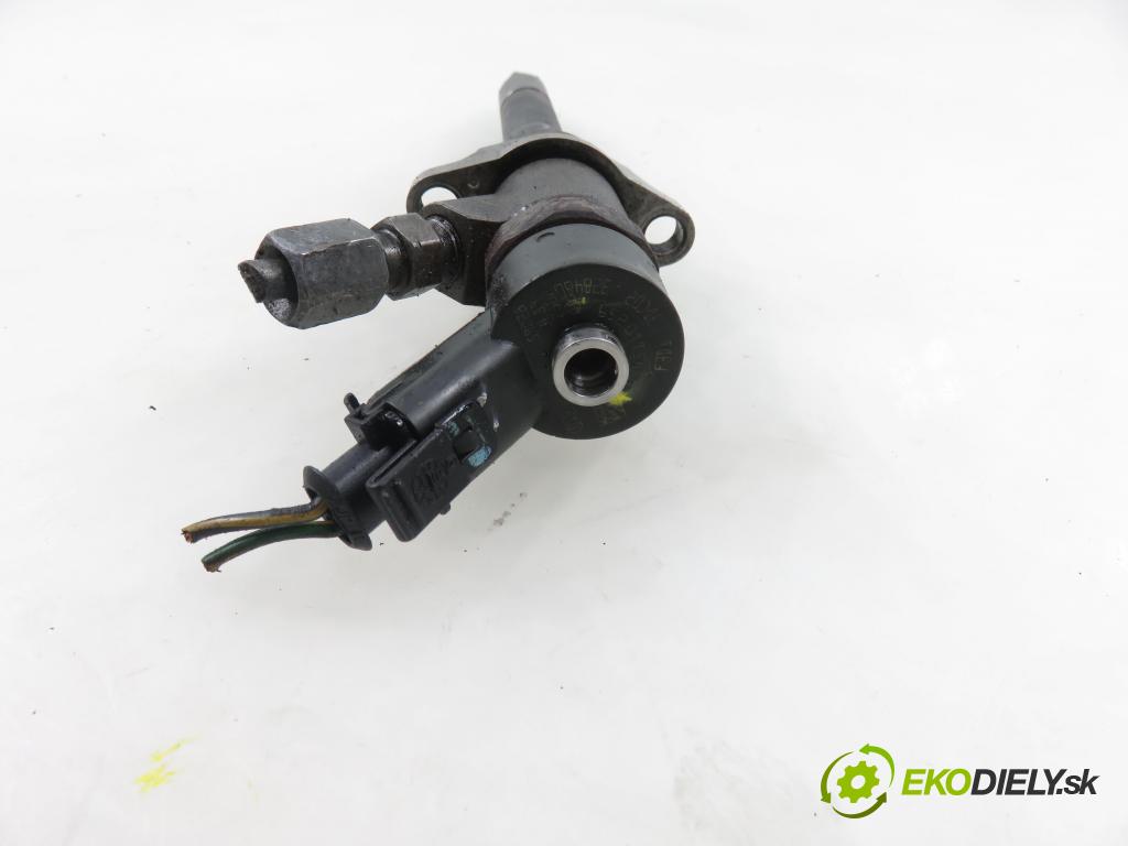 VOLVO V50 (MW) KOMBI 2006 80,00 1.6 D - 109  D 4164 T 1560,00 vstrekovač 0445110259 (Vstrekovač paliva)