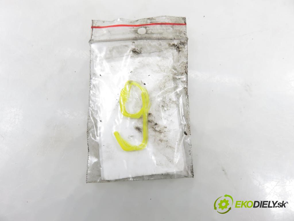 VOLVO V50 (MW) KOMBI 2006 80,00 1.6 D - 109  D 4164 T 1560,00 vstrekovač 0445110259 (Vstrekovač paliva)