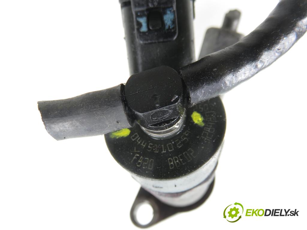 VOLVO V50 (MW) KOMBI 2006 80,00 1.6 D - 109  D 4164 T 1560,00 vstrekovač 0445110259 (Vstrekovač paliva)