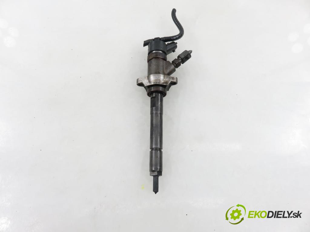 VOLVO V50 (MW) KOMBI 2006 80,00 1.6 D - 109  D 4164 T 1560,00 vstrekovač 0445110259 (Vstrekovač paliva)