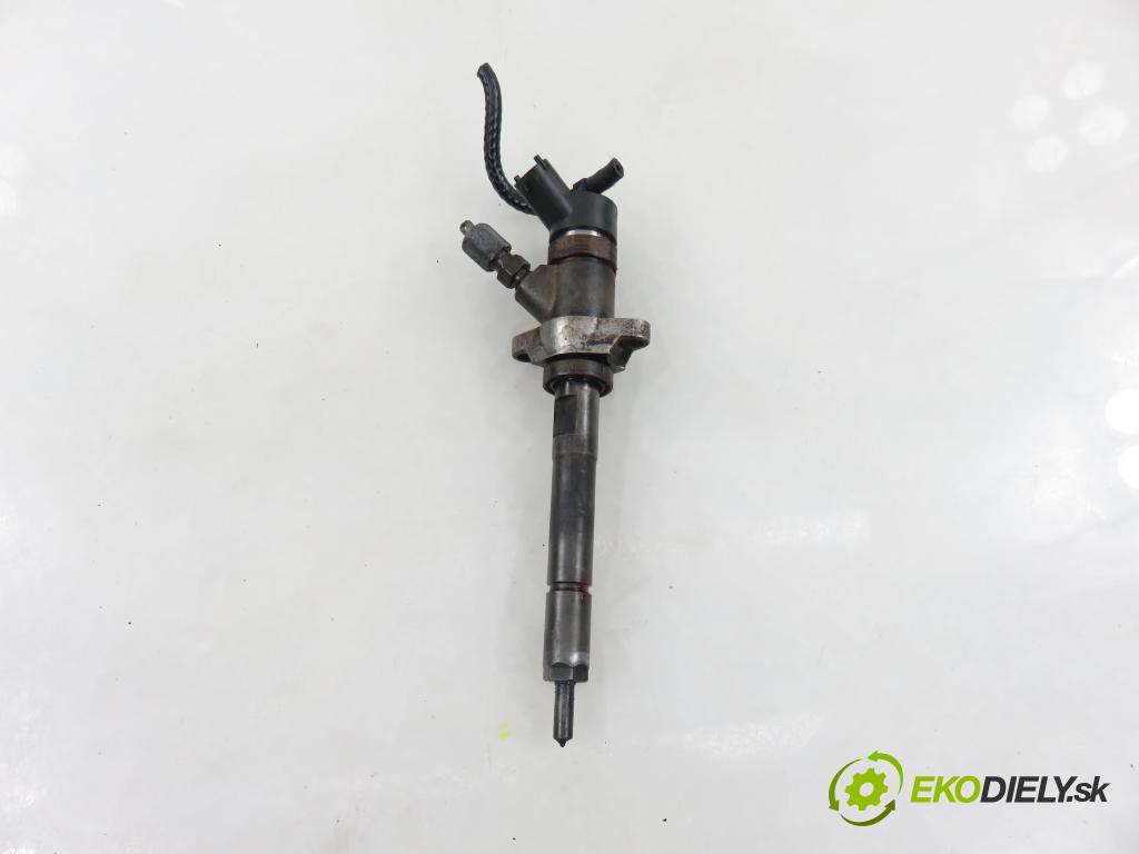 VOLVO V50 (MW) KOMBI 2006 80,00 1.6 D - 109  D 4164 T 1560,00 vstrekovač 0445110259 (Vstrekovač paliva)