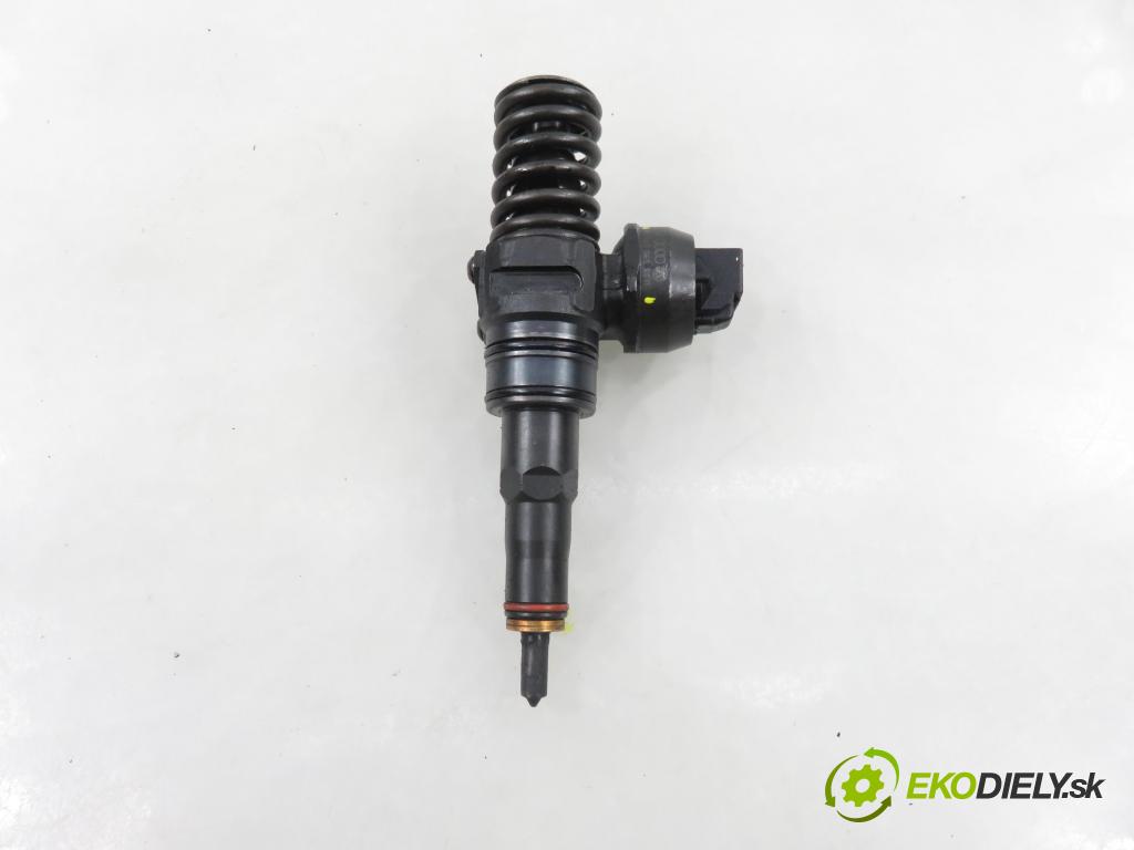 VW PASSAT B5.5 Variant (3B6) KOMBI 2002 96,00 1.9 TDI PD 130 - AVF 1896,00 Vstrekovač 038130073AR ; 0414720214 (Vstrekovač paliva)