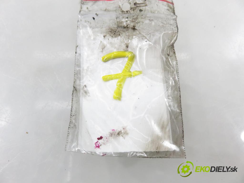 VW PASSAT B5.5 Variant (3B6) KOMBI 2002 96,00 1.9 TDI PD 130 - AVF 1896,00 Vstrekovač 038130073AR ; 0414720214 (Vstrekovač paliva)