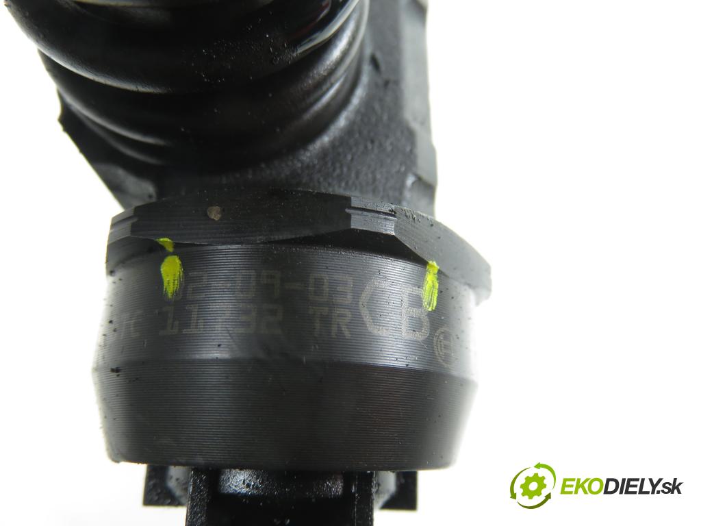 VW PASSAT B5.5 Variant (3B6) KOMBI 2002 96,00 1.9 TDI PD 130 - AVF 1896,00 Vstrekovač 038130073AR ; 0414720214 (Vstrekovač paliva)