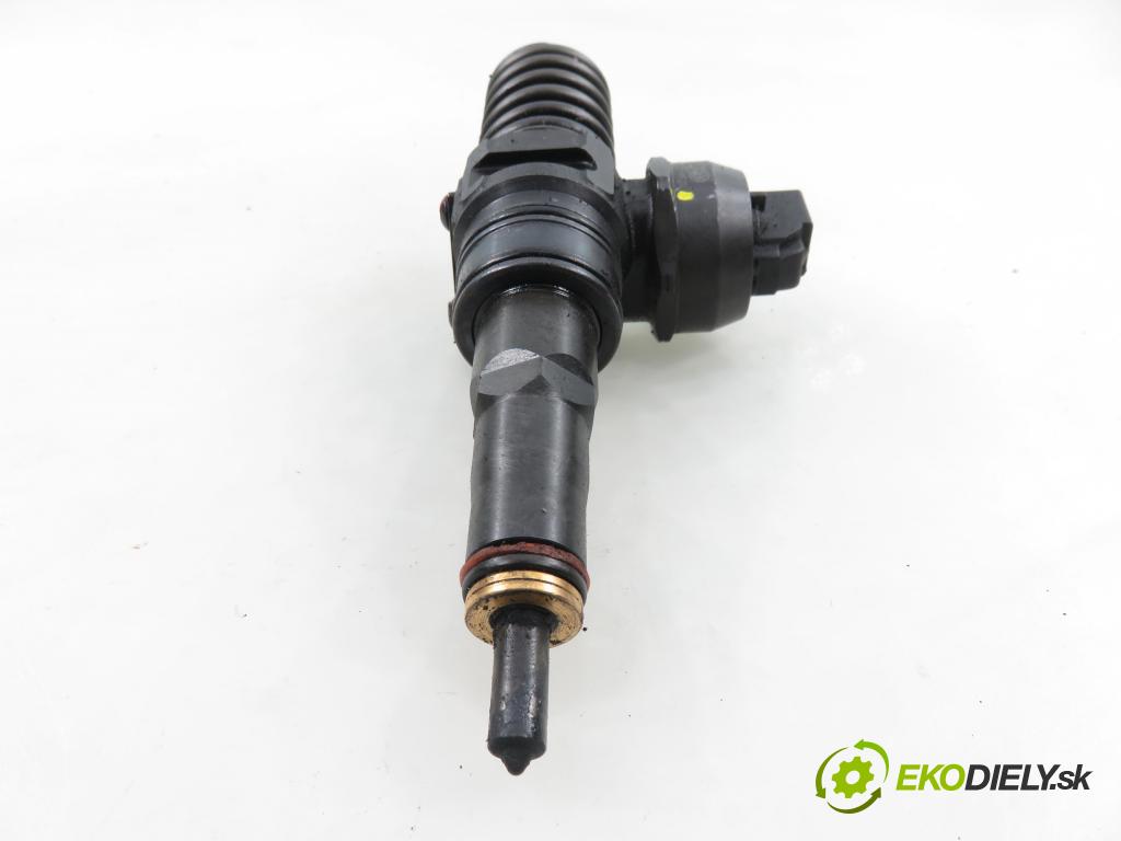 VW PASSAT B5.5 Variant (3B6) KOMBI 2002 96,00 1.9 TDI PD 130 - AVF 1896,00 Vstrekovač 038130073AR ; 0414720214 (Vstrekovač paliva)