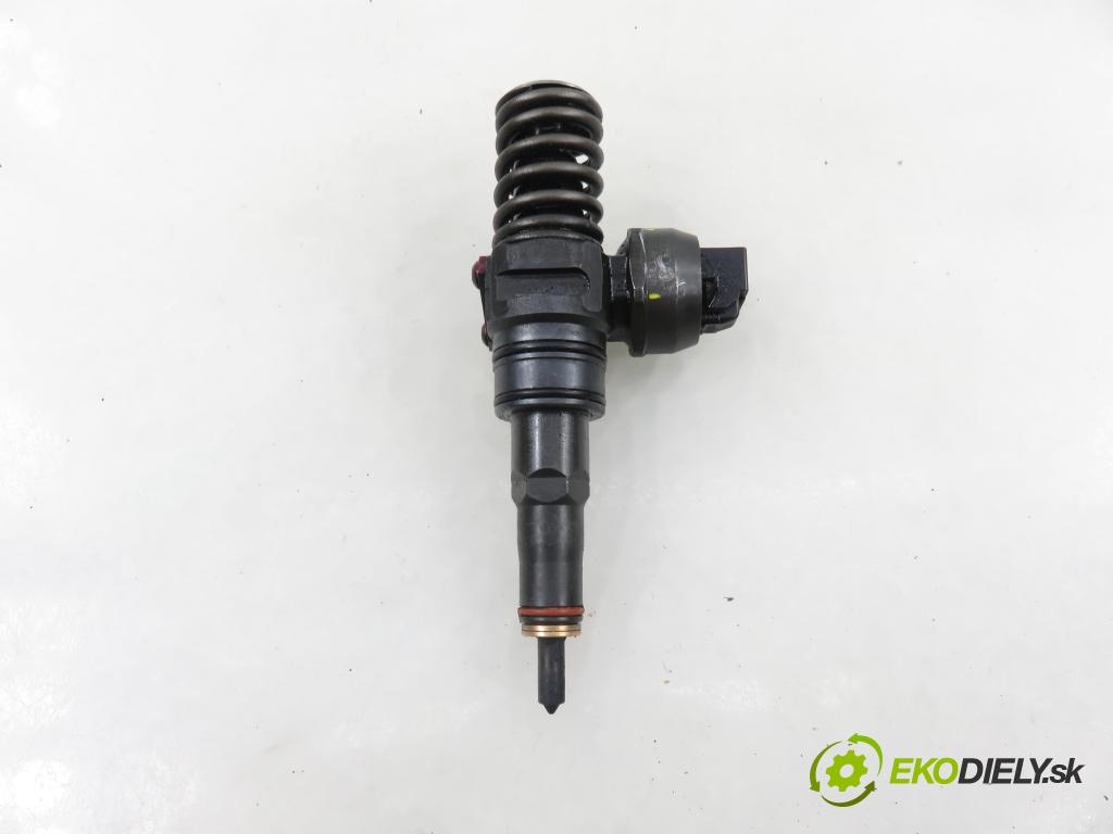 VW PASSAT B5.5 Variant (3B6) KOMBI 2002 96,00 1.9 TDI PD 130 - AVF 1896,00 Vstrekovač 038130073AR ; 0414720214 (Vstrekovač paliva)