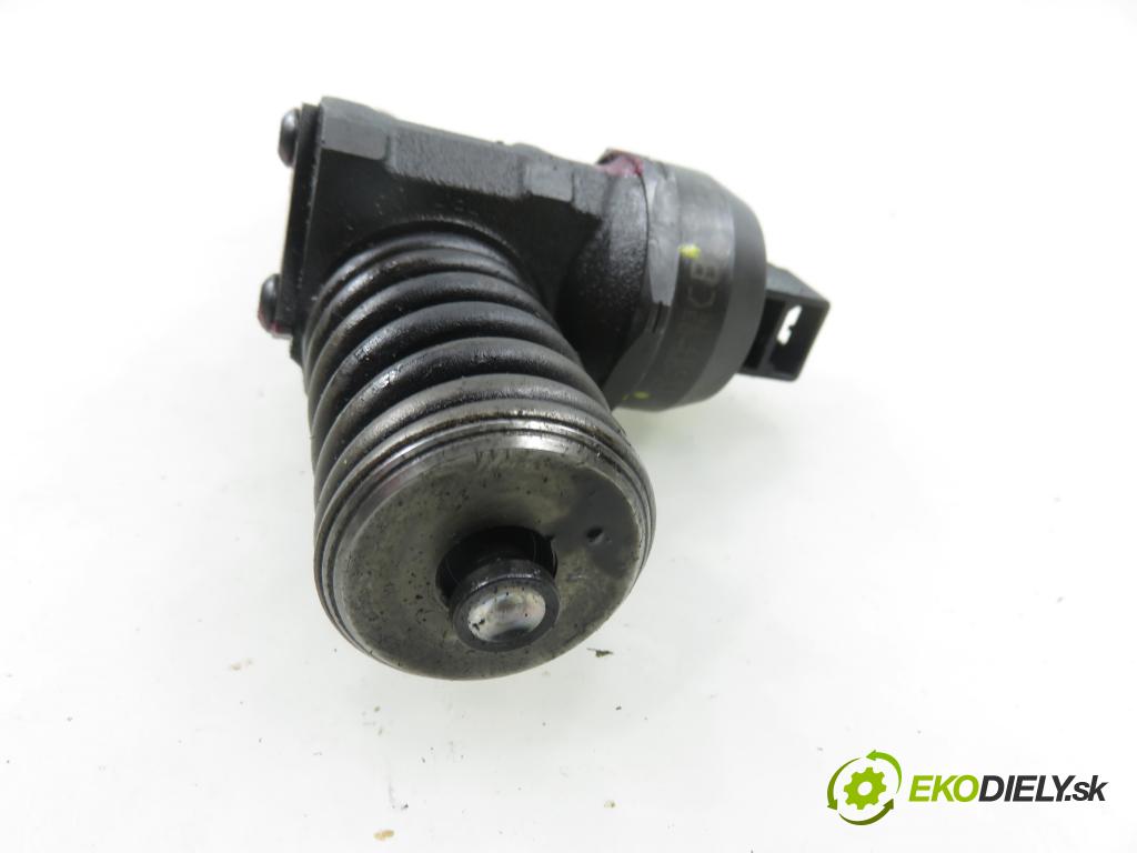 VW PASSAT B5.5 Variant (3B6) KOMBI 2002 96,00 1.9 TDI PD 130 - AVF 1896,00 Vstrekovač 038130073AR ; 0414720214 (Vstrekovač paliva)