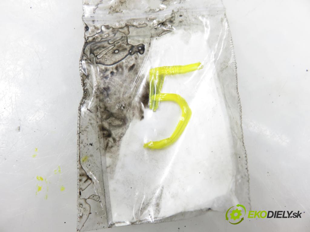 VW PASSAT B5.5 Variant (3B6) KOMBI 2002 96,00 1.9 TDI PD 130 - AVF 1896,00 Vstrekovač 038130073AR ; 0414720214 (Vstrekovač paliva)