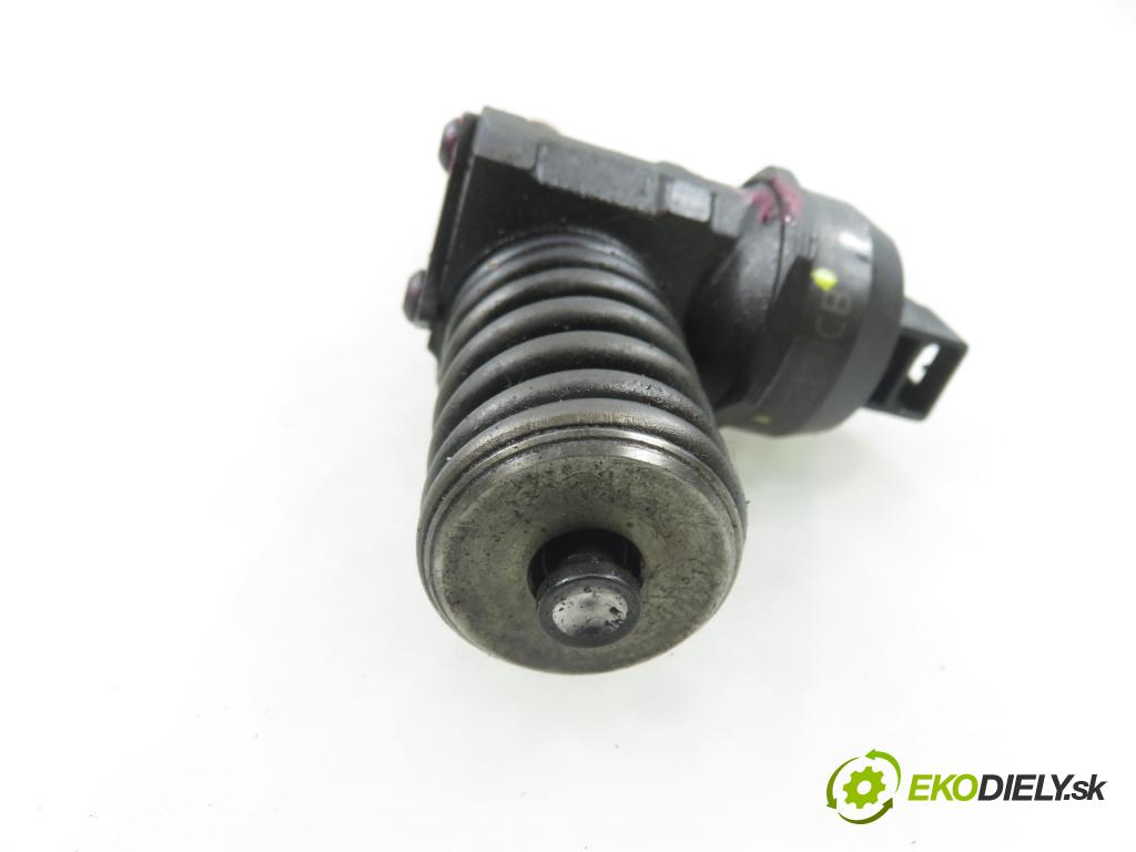 VW PASSAT B5.5 Variant (3B6) KOMBI 2002 96,00 1.9 TDI PD 130 - AVF 1896,00 Vstrekovač 038130073AR ; 0414720214 (Vstrekovač paliva)