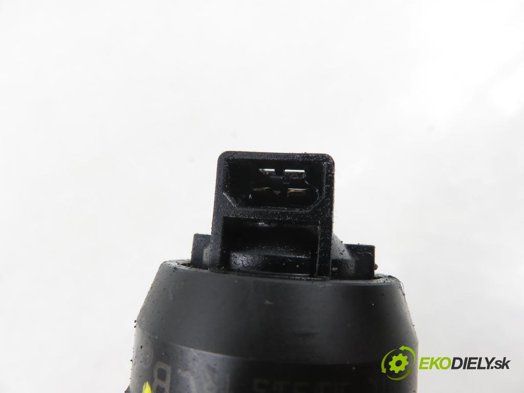 VW PASSAT B5.5 Variant (3B6) KOMBI 2002 96,00 1.9 TDI PD 130 - AVF 1896,00 Vstrekovač 038130073AR ; 0414720214 (Vstrekovač paliva)