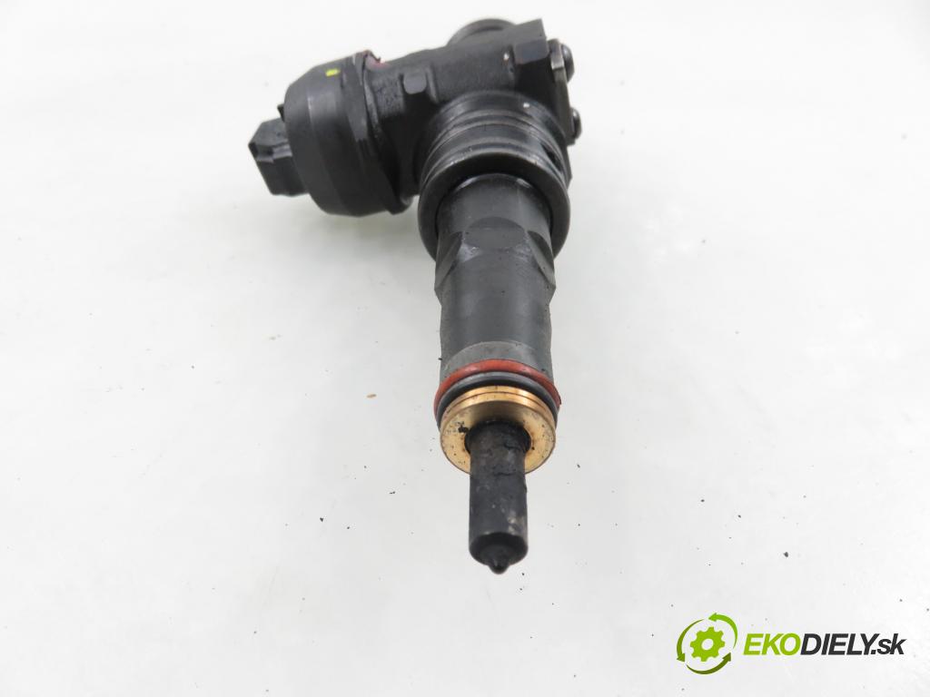 VW PASSAT B5.5 Variant (3B6) KOMBI 2002 96,00 1.9 TDI PD 130 - AVF 1896,00 Vstrekovač 038130073AR ; 0414720214 (Vstrekovač paliva)