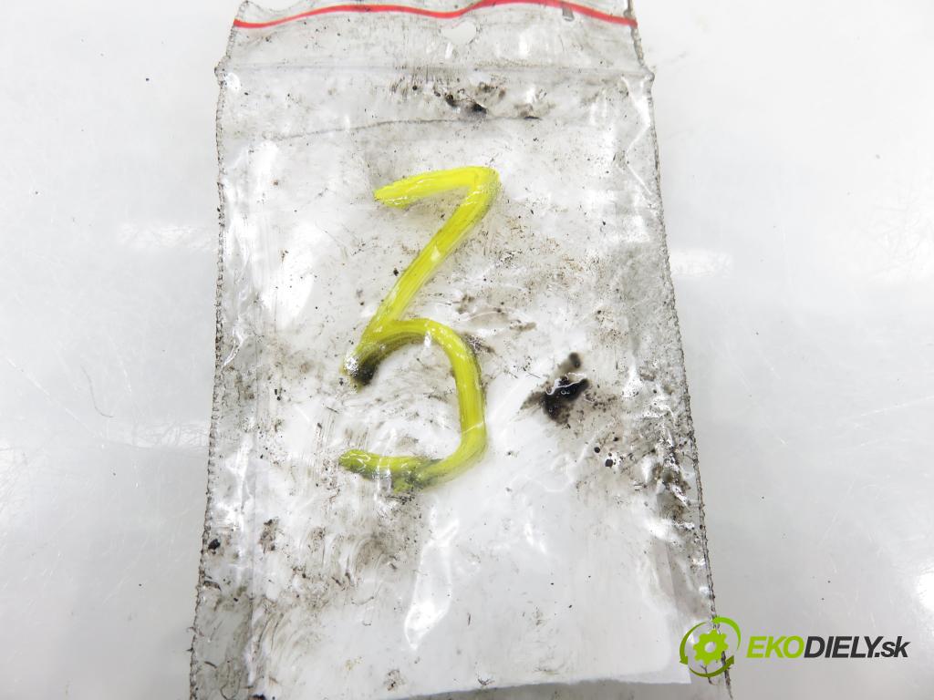 VOLVO V50 (MW) KOMBI 2006 80,00 1.6 D - 109  D 4164 T 1560,00 vstrekovač 0445110259 (Vstrekovač paliva)