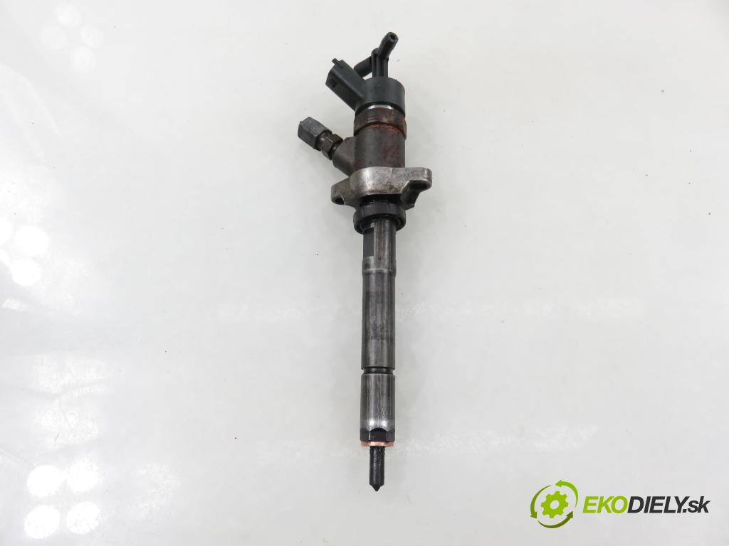 VOLVO V50 (MW) KOMBI 2006 80,00 1.6 D - 109  D 4164 T 1560,00 vstrekovač 0445110259 (Vstrekovač paliva)