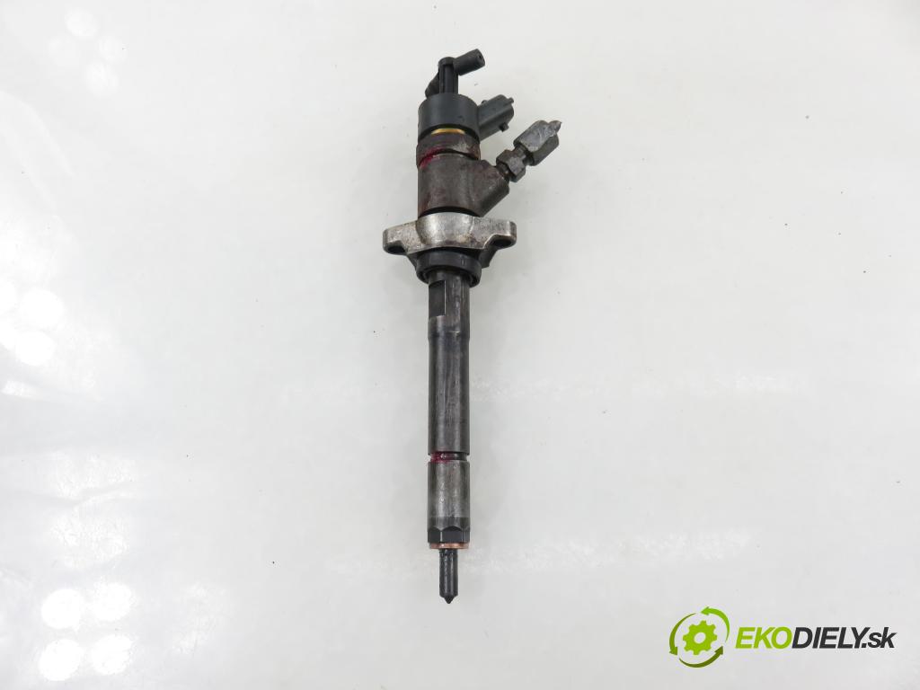 VOLVO V50 (MW) KOMBI 2006 80,00 1.6 D - 109  D 4164 T 1560,00 vstrekovač 0445110259 (Vstrekovač paliva)