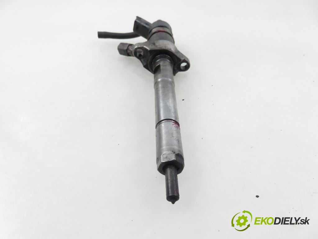 VOLVO V50 (MW) KOMBI 2006 80,00 1.6 D - 109  D 4164 T 1560,00 vstrekovač 0445110259 (Vstrekovač paliva)