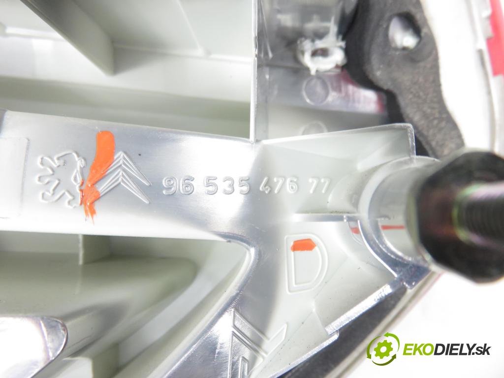CITROEN C4 Picasso I (UD_) MINIVAN 2007 92,00 1.8 i 16V - 6FY (EW7A) 1749,00 světlo pravé zadní kufr 9653547677