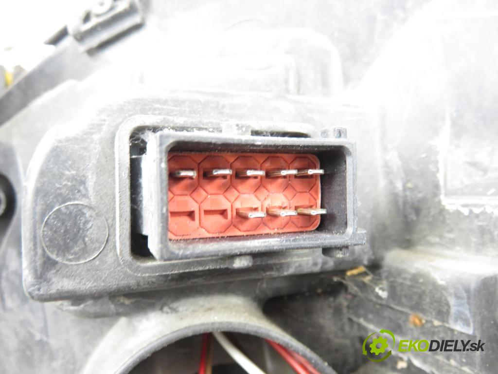 OPEL VECTRA C (Z02) SEDAN 2003 90,00 1.8 16V 122 - Z 18 XE 1796,00 Svetlo PP