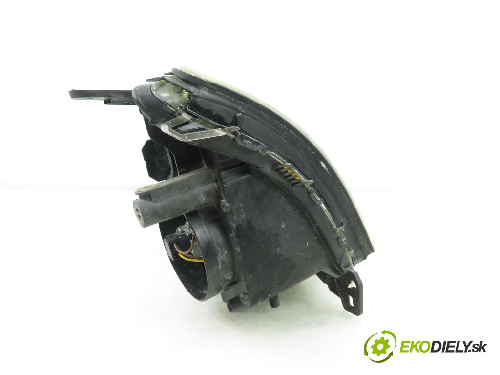 OPEL VECTRA C (Z02) SEDAN 2003 90,00 1.8 16V 122 - Z 18 XE 1796,00 Svetlo PP