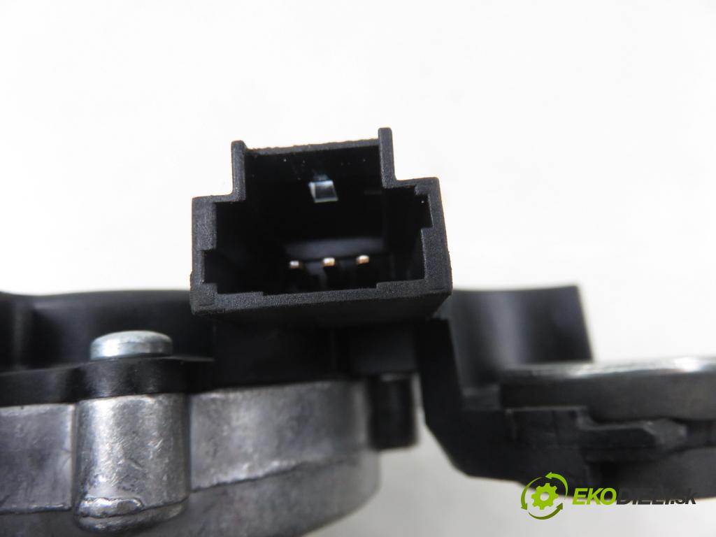 CITROEN C4 Picasso I (UD_) MINIVAN 2007 92,00 1.8 i 16V - 6FY (EW7A) 1749,00 Motorček stierače zadné 0390201817 ; 9654115980