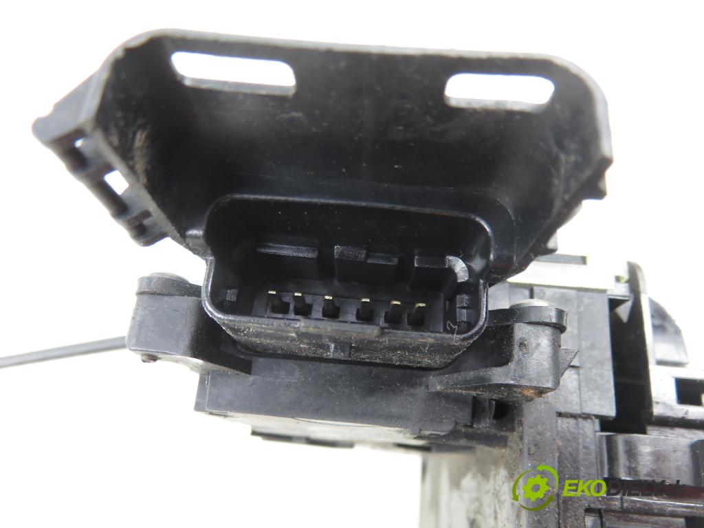 CITROEN C4 Picasso I (UD_) MINIVAN 2007 92,00 1.8 i 16V - 6FY (EW7A) 1749,00 zámok 24099816