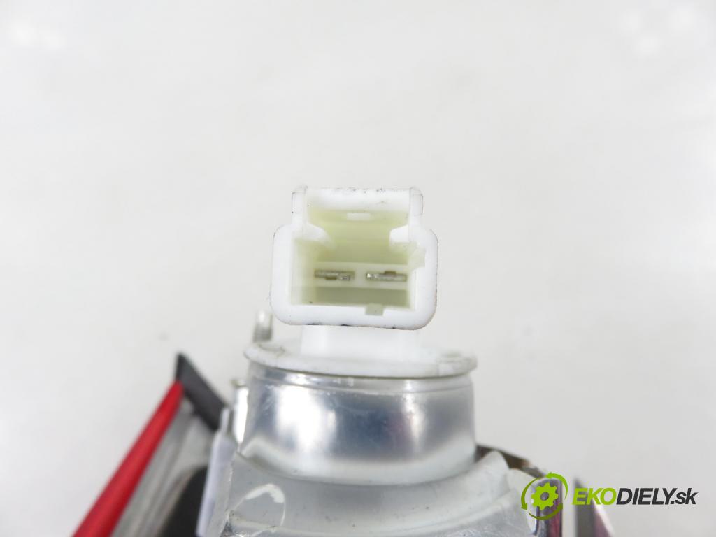 CITROEN C4 Picasso I (UD_) MINIVAN 2007 92,00 1.8 i 16V - 6FY (EW7A) 1749,00 Svetlo ľavé zadné kufor 9653547777