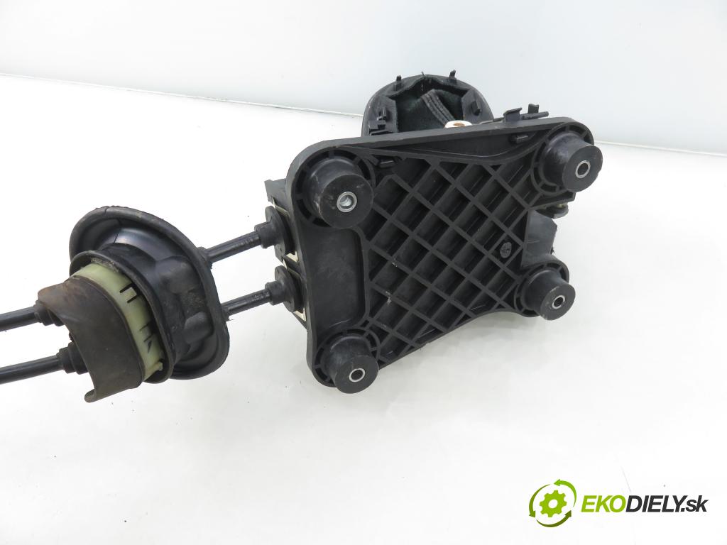 PEUGEOT 307 SW (3H) KOMBI 2007 103,00 2.0 16V - RFN (EW10J4) 1997,00 ZVEDÁK: