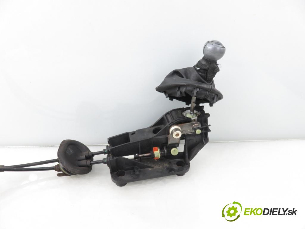 PEUGEOT 307 SW (3H) KOMBI 2007 103,00 2.0 16V - RFN (EW10J4) 1997,00 ZVEDÁK: