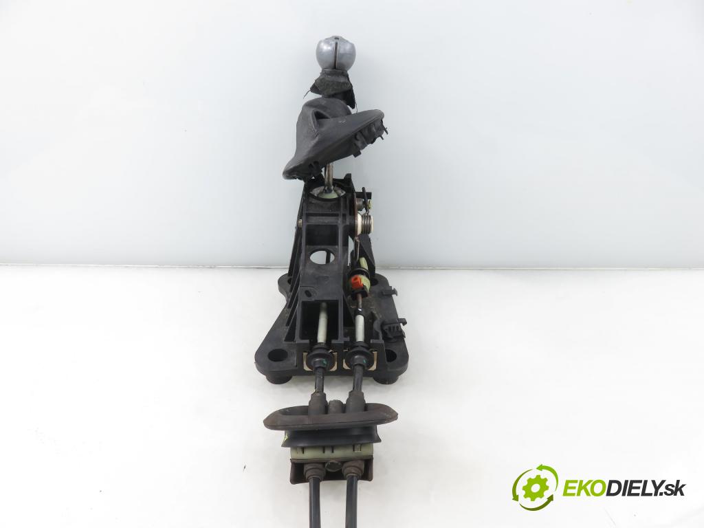 PEUGEOT 307 SW (3H) KOMBI 2007 103,00 2.0 16V - RFN (EW10J4) 1997,00 ZVEDÁK: