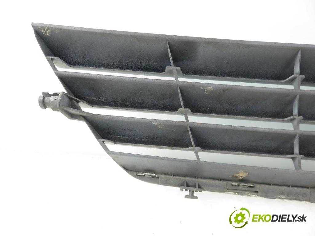 MERCEDES-BENZ KLASA C coupe (CL203) COUPE 2001 120,00 C 200 Kompressor (203.745) - M 111.955 1998,00 Mriežka / maska A2038800383