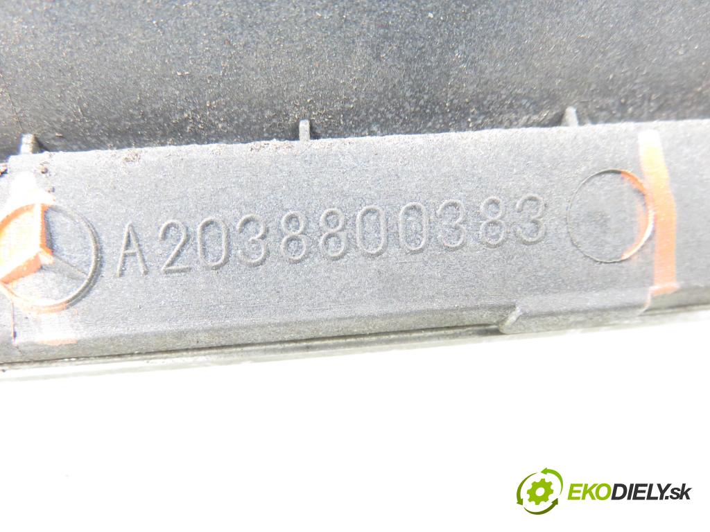 MERCEDES-BENZ KLASA C coupe (CL203) COUPE 2001 120,00 C 200 Kompressor (203.745) - M 111.955 1998,00 Mriežka / maska A2038800383