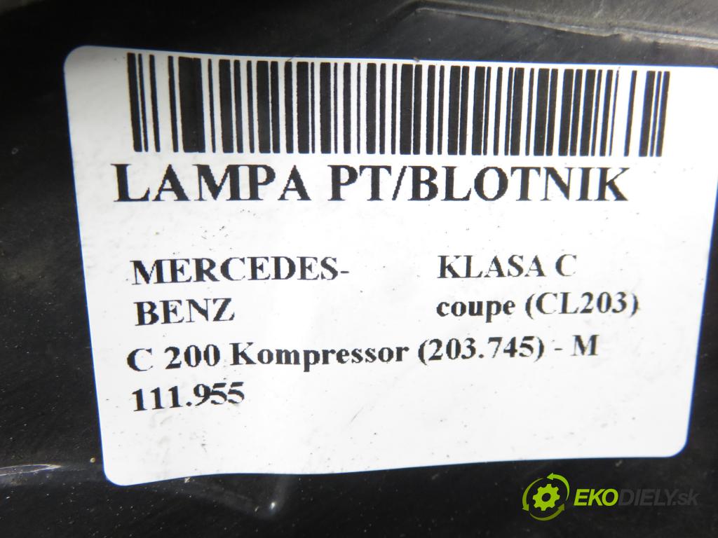 MERCEDES-BENZ KLASA C coupe (CL203) COUPE 2001 120,00 C 200 Kompressor (203.745) - M 111.955 1998,00 Svetlo pravé zadné A2038200664