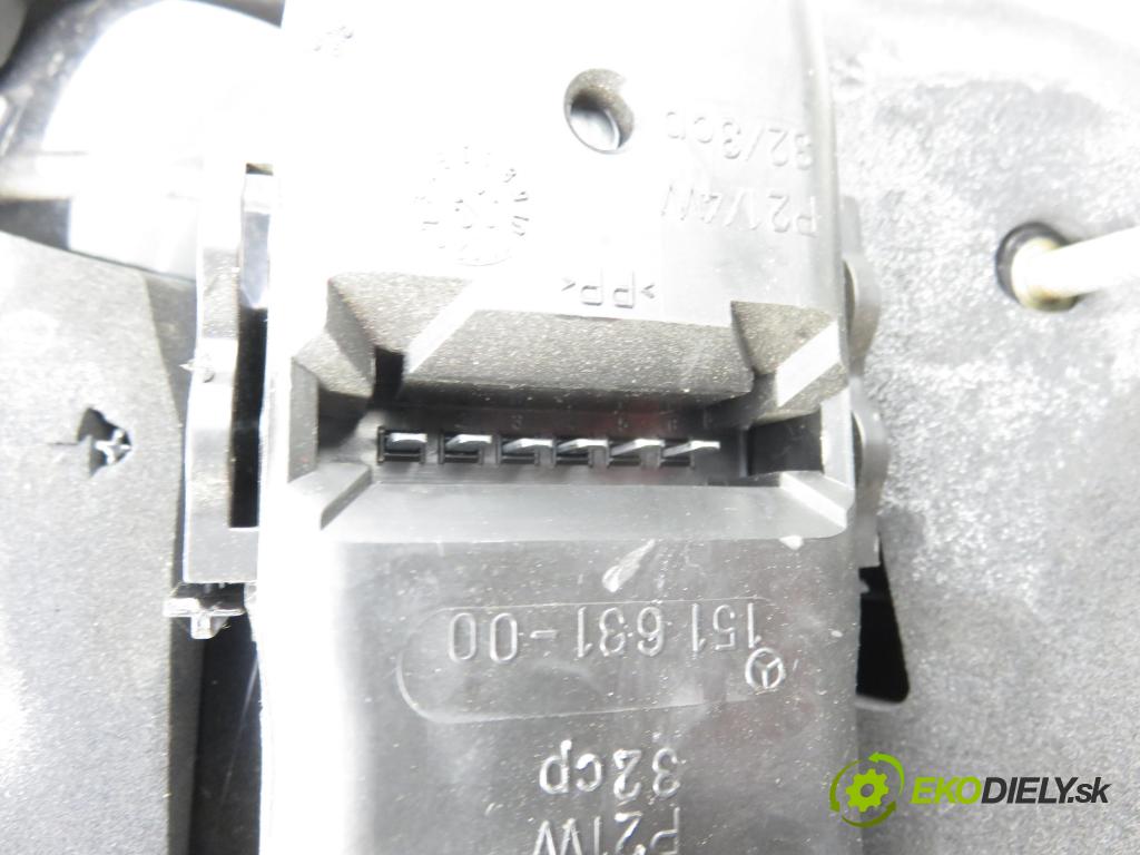 MERCEDES-BENZ KLASA C coupe (CL203) COUPE 2001 120,00 C 200 Kompressor (203.745) - M 111.955 1998,00 světlo pravé zadní A2038200664