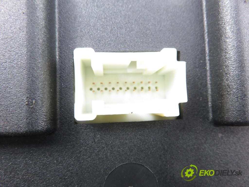 MERCEDES-BENZ KLASA C coupe (CL203) COUPE 2001 120,00 C 200 Kompressor (203.745) - M 111.955 1998,00 Prístrojovka elektrický A2035404111