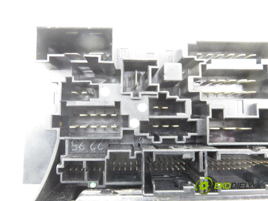 MERCEDES-BENZ KLASA C coupe (CL203) COUPE 2001 120,00 C 200 Kompressor (203.745) - M 111.955 1998,00 MODUL BSI 0025459301