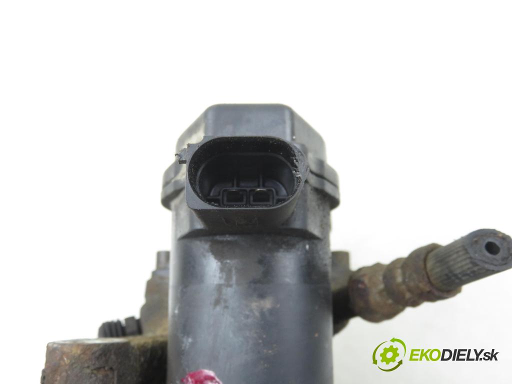 AUDI A5 (8T3) COUPE 2009 140,00 2.7 TDI - CGKA 2698,00 Brzdič strmeň LT 32335478